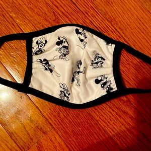 NWOT Minnie Mouse Cotton Based face Mask -NEVER USED